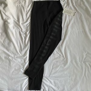 NWT - Black Align 25in *w/logo* - Size 6